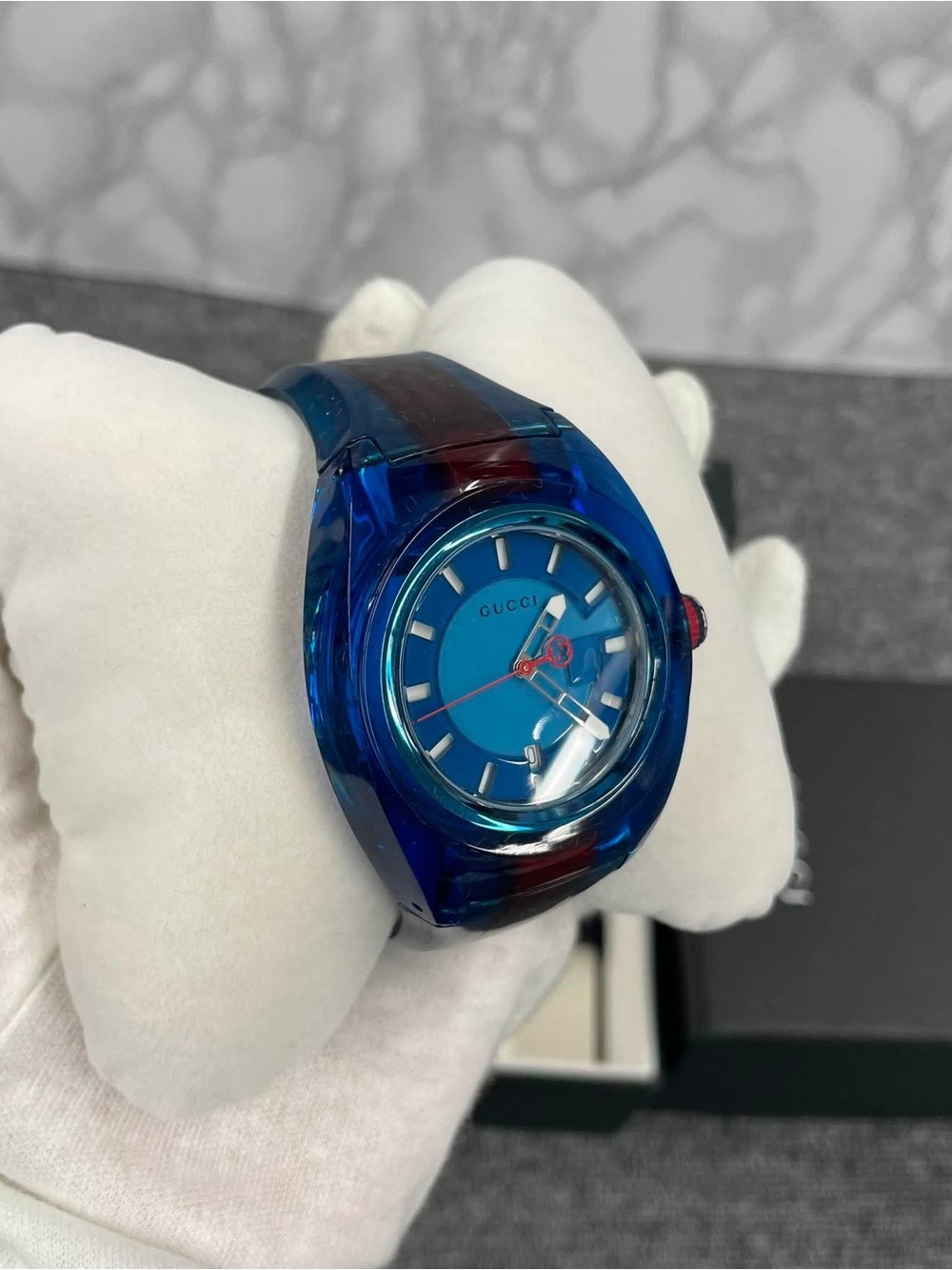Authentic!!Gucci Sync XL Blue and Red /Men's Watch